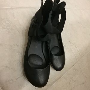 Kenneth Cole Ballet Flats